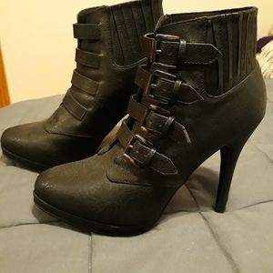 Heeled booties